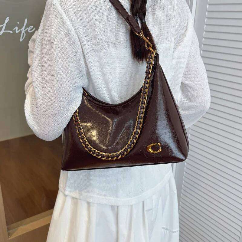 Spacious Simple Stylish Chain Single Shoulder Underarm Fall Winter New Style Vintage Unique Slant Bag for Work Z260224