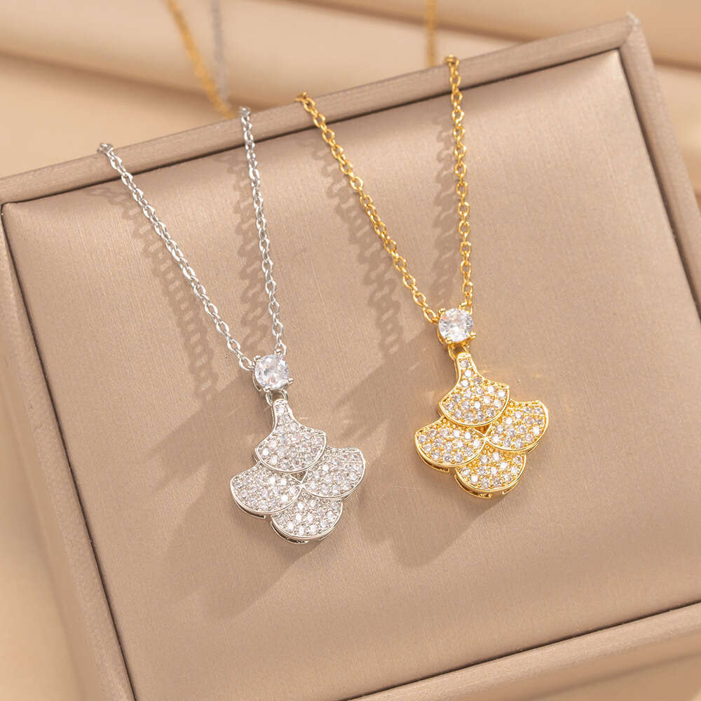 Luxurious Fan-Shaped Skirt, Full Of Diamonds Collarbone Necklace For Women