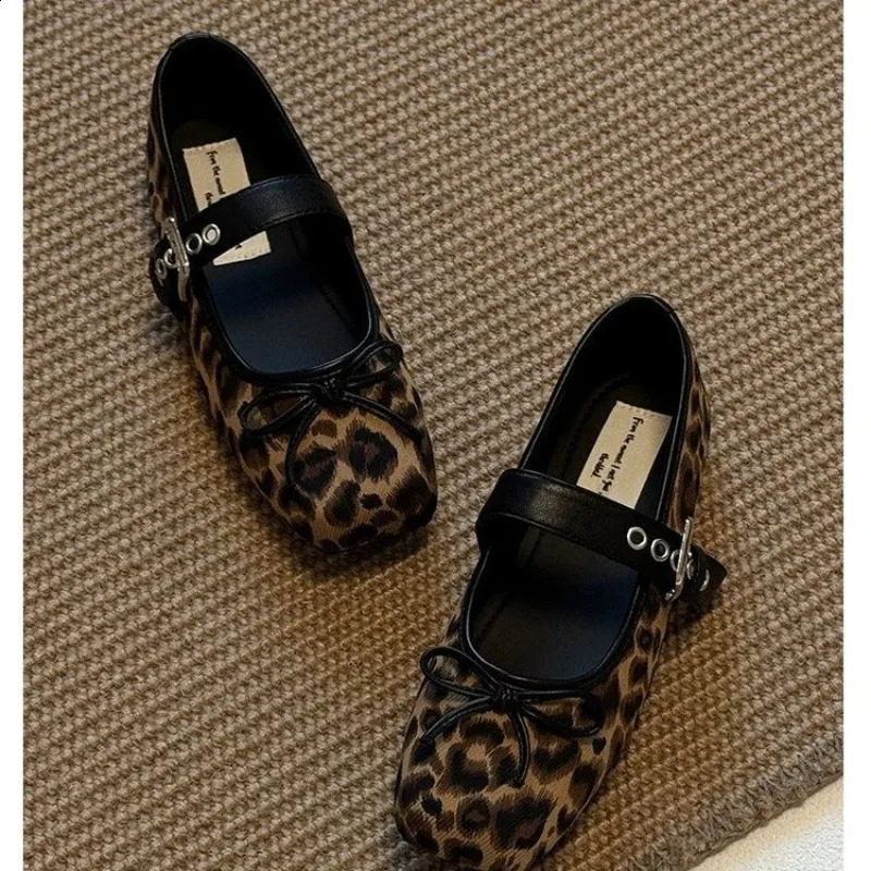 2026 Spring Bow Square Toe Shallow Single Shoes One Buckle Vintage Mary Jane Womens Shoes 260130