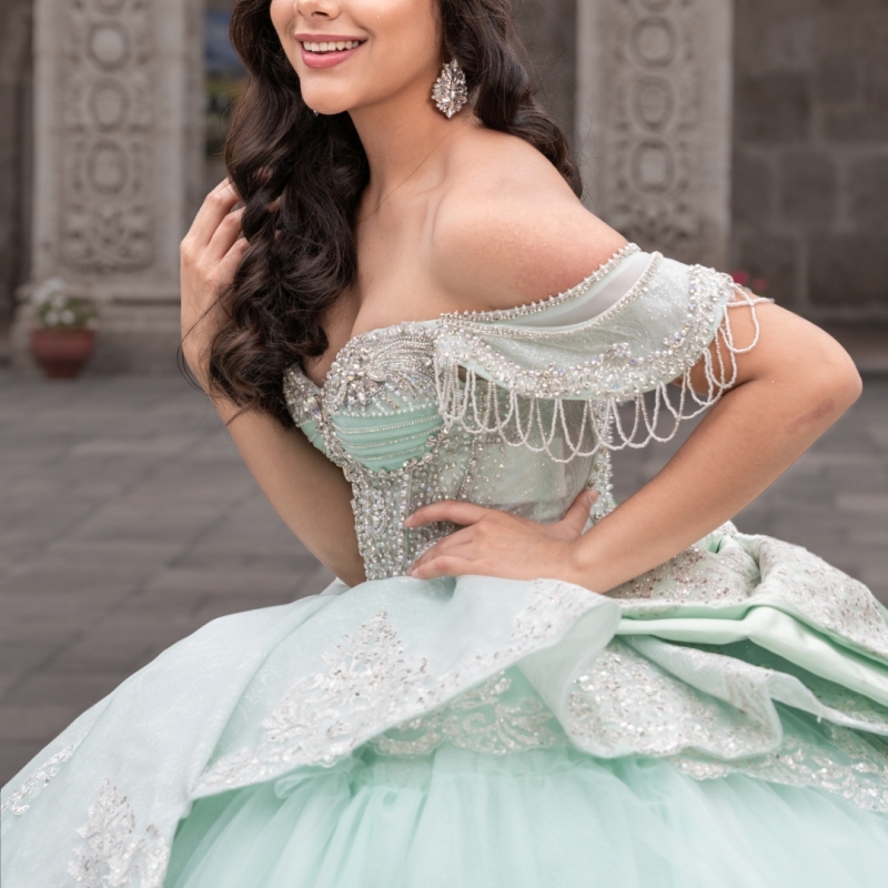 Mint Green Shiny Quinceanera Dresses Ball Gown Off The Shoulder Applique Lace Beading Crystal Bow Tull Party Birthday Sweet 16 Vestidos 15 De Anos