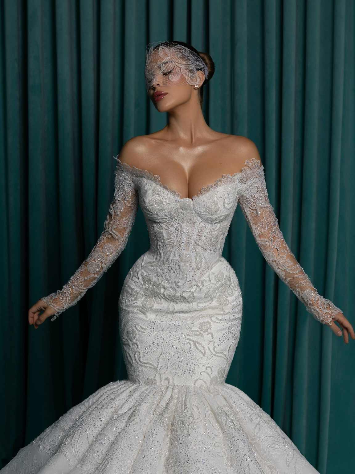 Exquisite Mermaid Wedding Dresses Off-Shoulder Long Sleeve Lace Appliques Beaded Bridal Gowns Tiered Skirts Customized Vestido De Novia