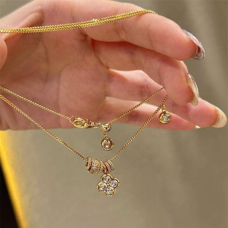 Leaf Flower Necklace Clavicle Chain Exquisite Design for Daily Wear and Special 1 Occasion Jewellery Gift High Quality Texture