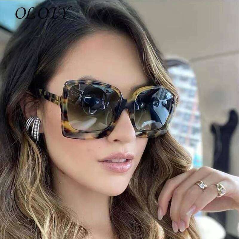 New large frame square Fashion Women's retro trend Sunglasses UV400 sunglasses women vintage glasses 26W0224