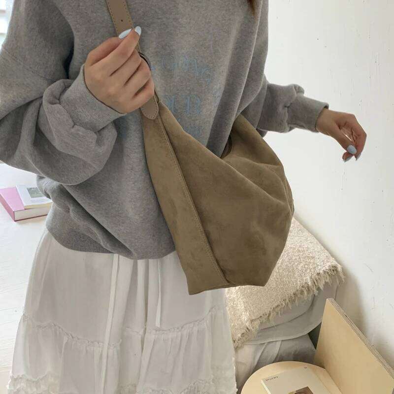 LEFTSIDE Design Large PU Leather Underarm Bags Lady Shoulder Bag for Women 2025 Winter Trend Y2K Handbags and Purses Z260224