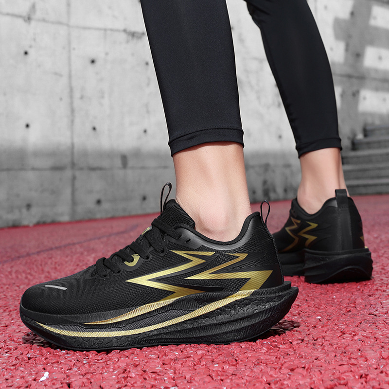 Free Shipping 2026 New Running Shoes Summer Fashion Sneakers Lightweight Breathable Mesh Designer Shoes for Men and Women