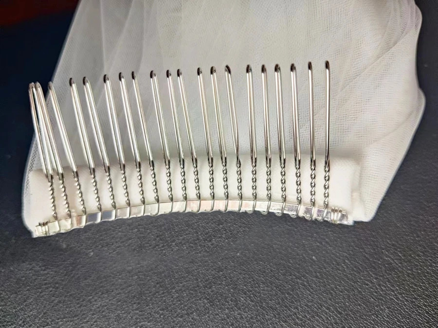 Wholesale Womens Short 2 Tier Lace Wedding Bridal Veil With Comb High Quality Appliqued Sequin Lace Edge 260208