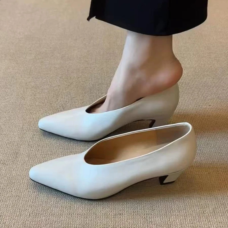 2026 Womens Loafers Leather Shoes Sss Grade Beige Heels Black Pumps Square Toe Elegant Mary Janes Shoes For Women 260130