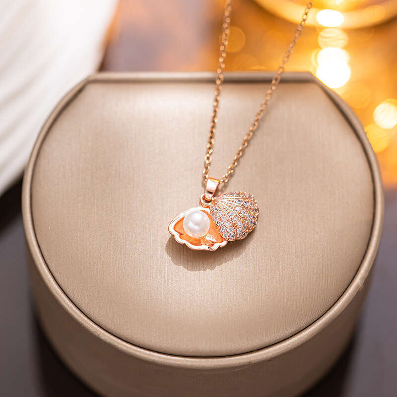 Inlaid Diamond Fashion Shell Pearl Titanium Steel Anti-Fade Necklace Elegant Fan-Shaped Pendant Celebrity Jewelry For Women