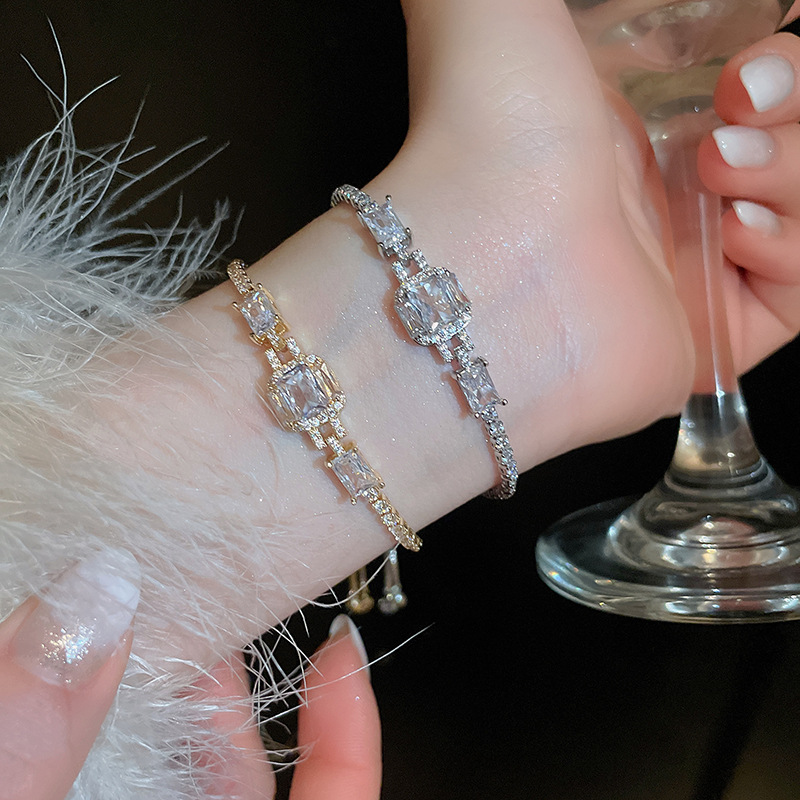Luxurious zircon square interlocking adjustable bracelet, light luxury with a high-end feel, new fashionable versatile wristband jewelry wholesale