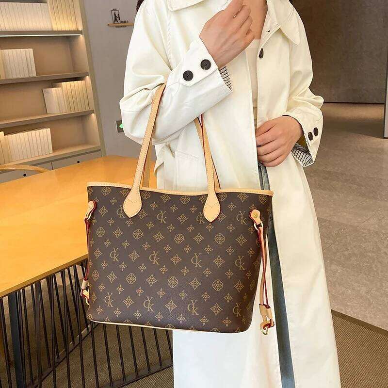 Chic Retro Diaper Women's Bag Crossbody Salon Haircut Wait Exquisite Glamorous Charming Dainty Elegant Organized Practical Z260224