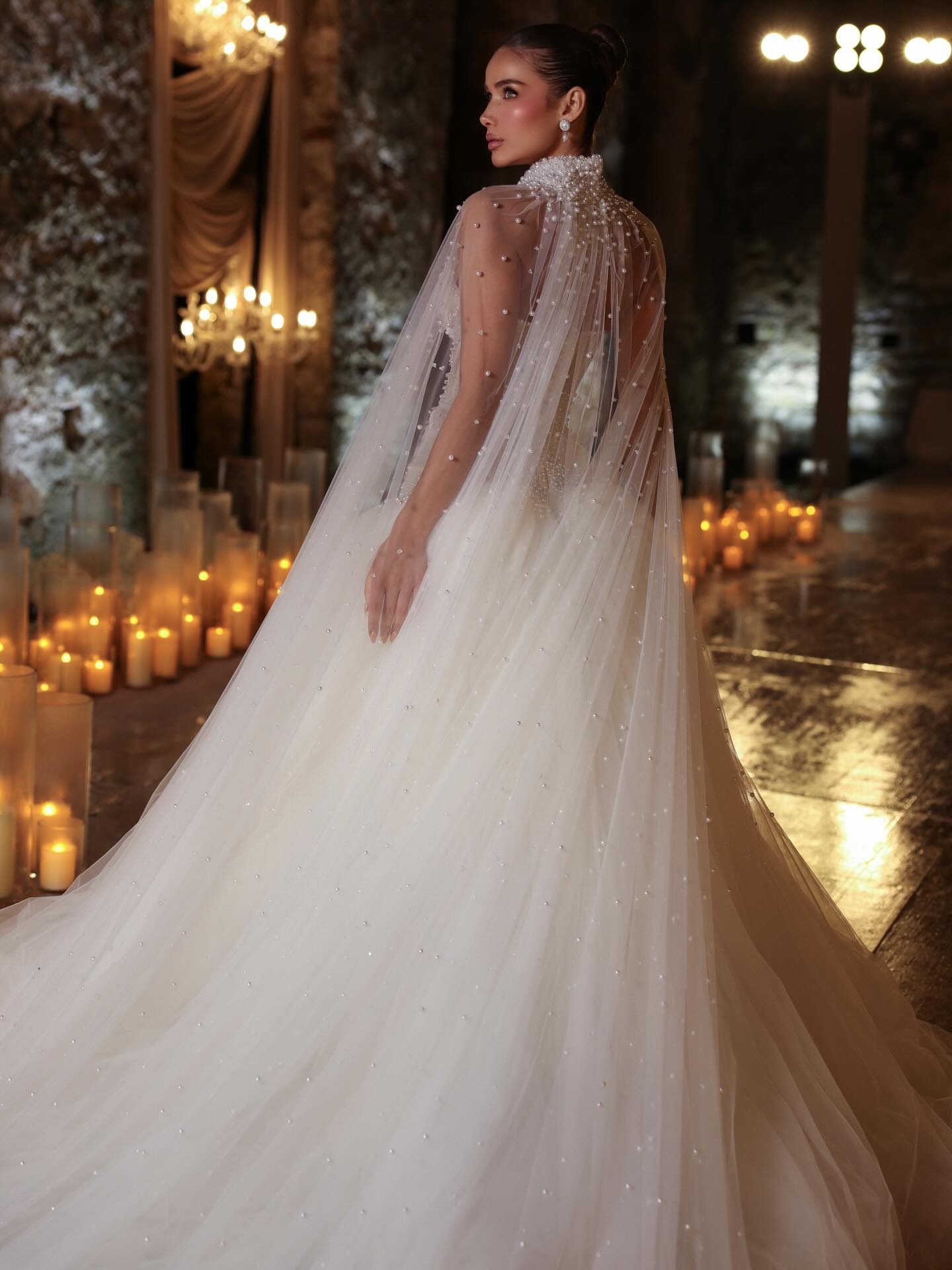 Elegant A Line Women Wedding Dress Sweetheart Neck Sleeveless Wrap Bridal Gowns Pearls Beaded Sweep Train Dress Customized vestidos de novia