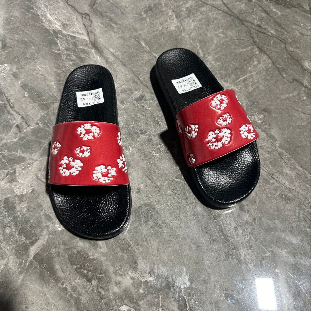 Men Slippers Rubber slide Large men's and women's slippers Daily casual and fashionable shower slippers Beach Vacation Sliders