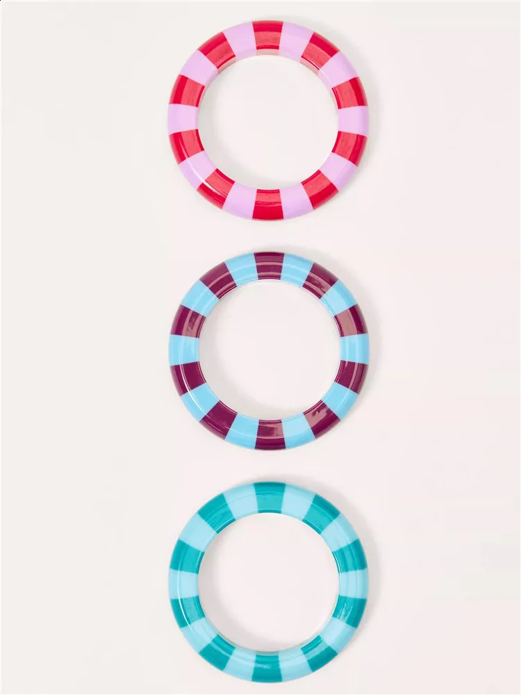 HUANZHI Sweet Romantic Colorful Striped Resin Bracelet Geometric Fashionable Minimalist Jewelry for Women 260120