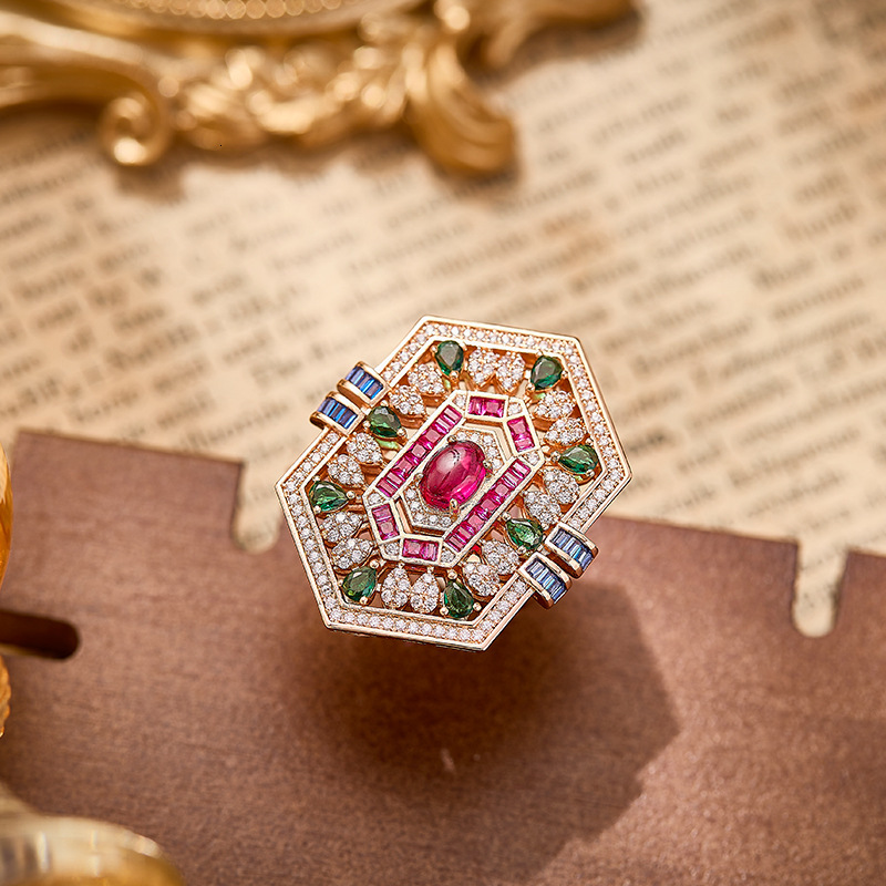 Ring Corundum Diamond-Shaped Square Ring, Gold-Plated Ring, Contrasting Colors, Heavy-Duty Ring , High-End Vintage Women's Ring