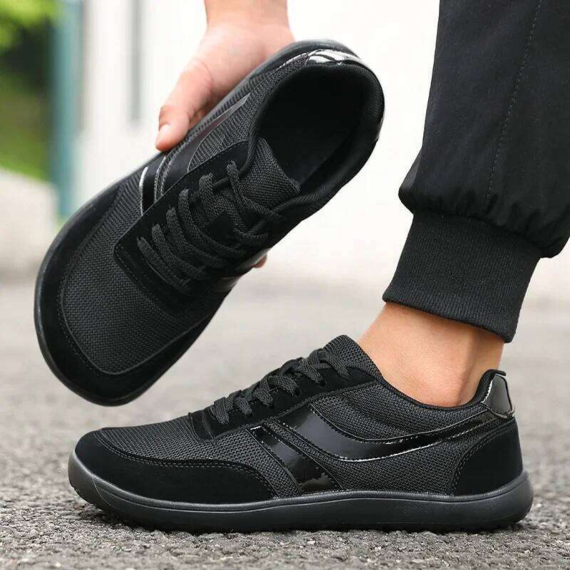 2025 New Men's Wide Toe Sneakers Simple Breathable Hiking Minimalist Lace Up Fashionable Comfortable Barefoot Shoes