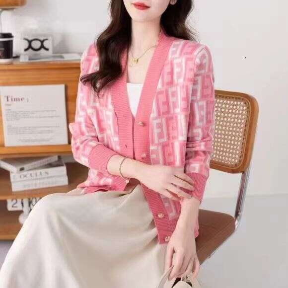 Spring And Autumn Hot-Selling Knitted Cardigan Fashionable Age-Reducing V-Neck Women's Top Versatile Letter Jacquard Long