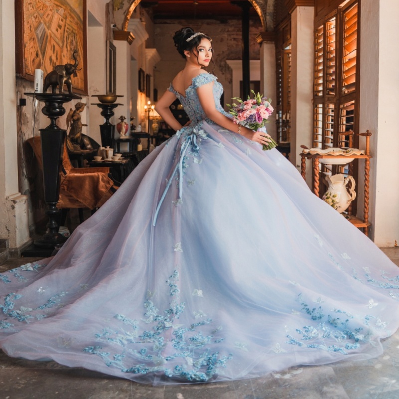 Lavanda Shiny Quinceanera Dresses Ball Gown Off The Shoulder Applique Lace Beading Crystal Bow Sky Blue Lining Tull Party Birthday Sweet 16 Dress Vest