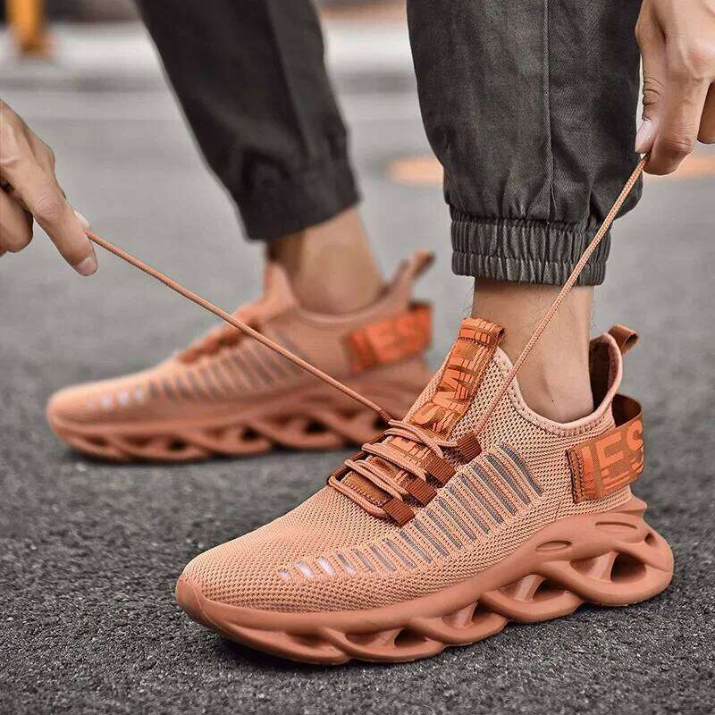 Fly Woven Mesh Breathable Sports Men's Anti Slip Shock-absorbing Running Shoes Lightweight Trendy Versatile