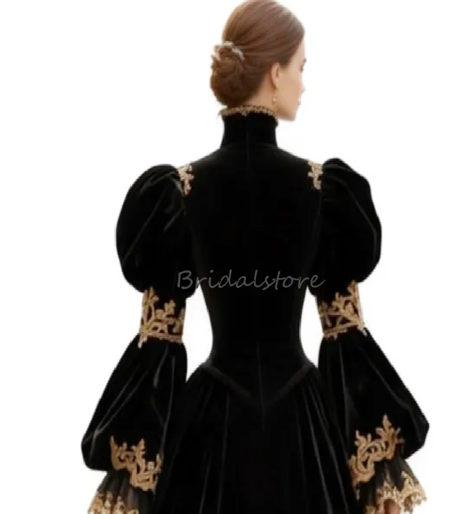 Fantasy Black 16th Century Celtic Evening Dress 2026 Bustle Renaissance Velvet Prom Dress Gold Lace Masquerade Costume Formal Party Bespoke Occasion D