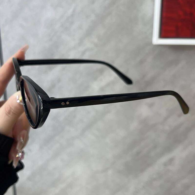 2pcs Retro Small Cat Eye Sunglasses for Women Men Rivet Design Fashion Triangle Sun Glasses Cute Style Multi Color Eyeglasses 26W0224