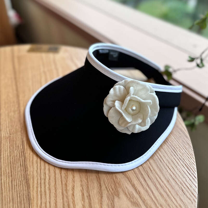 Elegant and simple open-top hat Camellia decoration A piece of accessory suitable for garden parties and summer outings