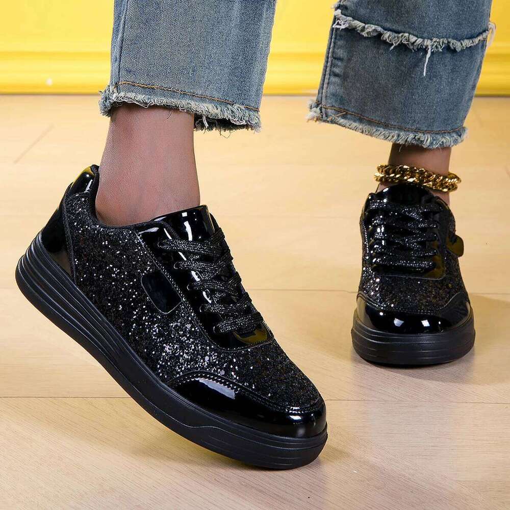 Ladies' Sports and Leisure Black Flat Student Walking Versatile Fashionable Non Slip Girls' Lightweight Tennis Shoes 26W0224