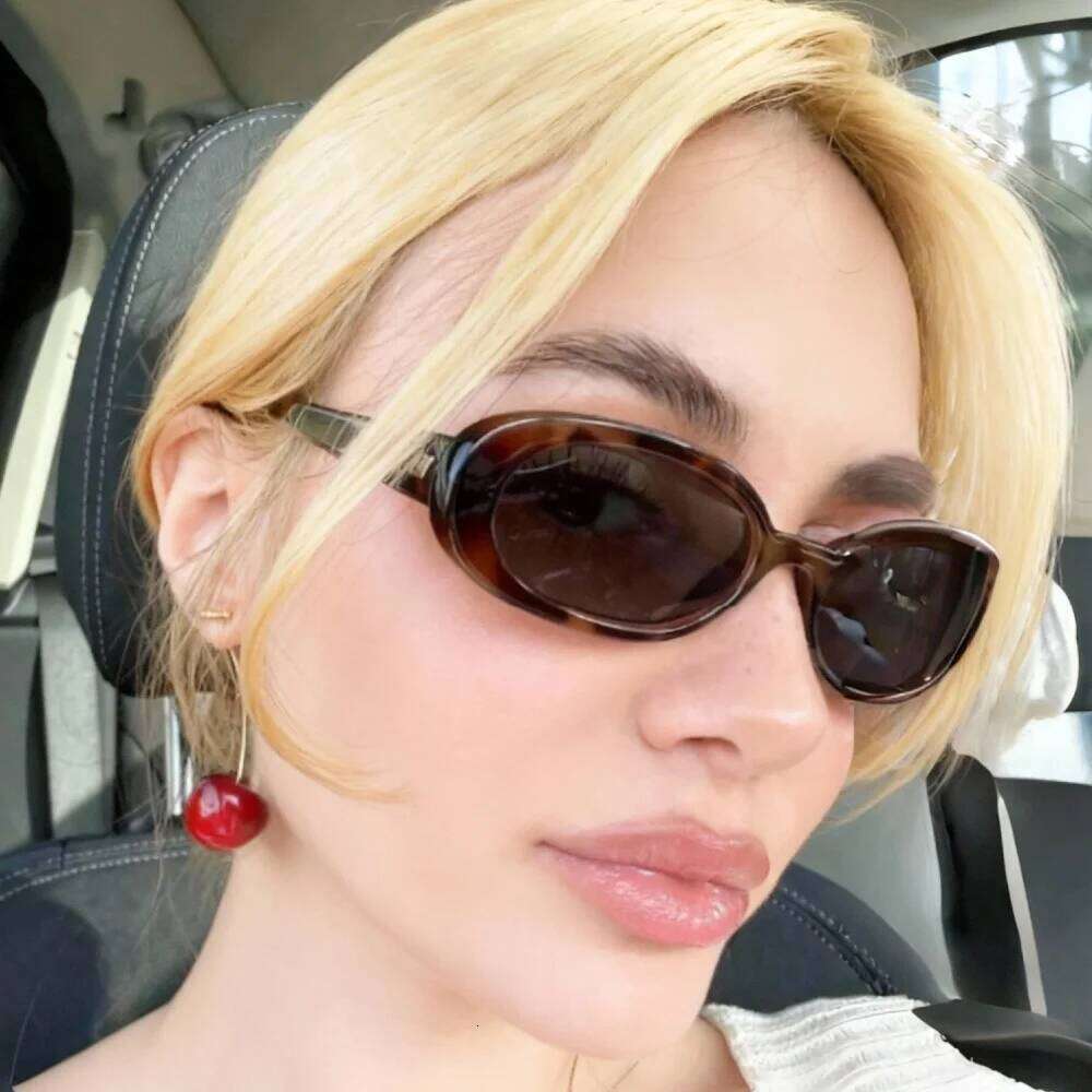 YEZIXIN Women's Polarized Retro Oval Sunglasses UV400 Small Frame Summer Beach Outdoor Fashion Sun Glasses 26W0224