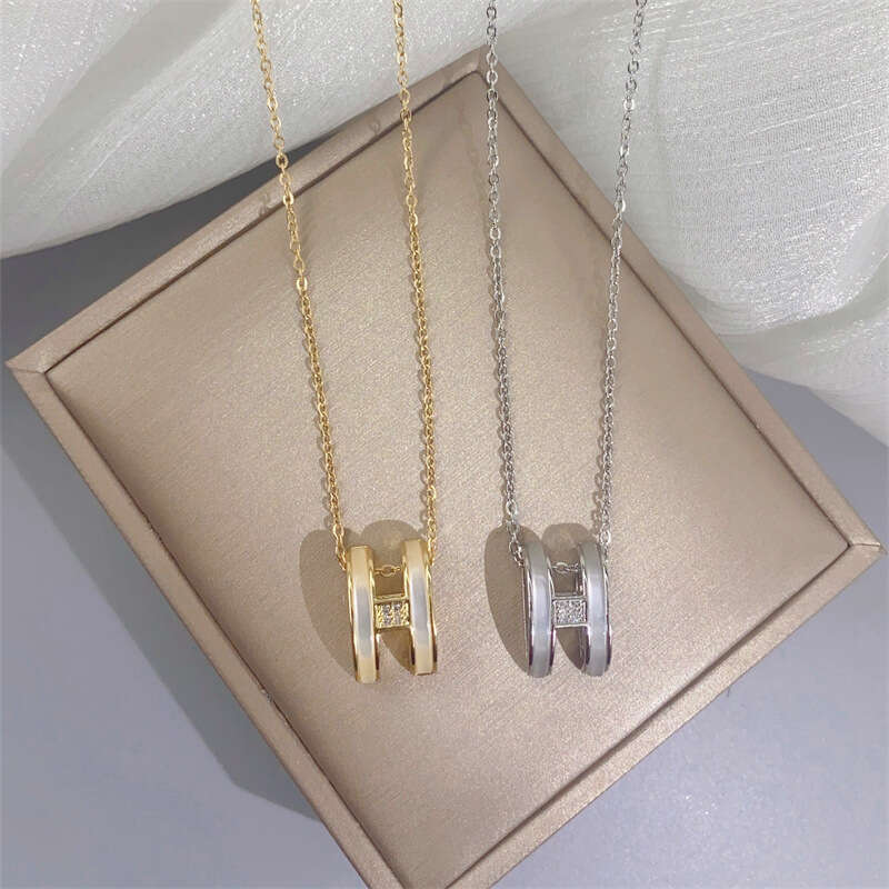 Korean-Style Simple Cat's Eye Stone Inlaid With Diamonds H-Letter Titanium Steel Necklace Letter Clavicle Chain