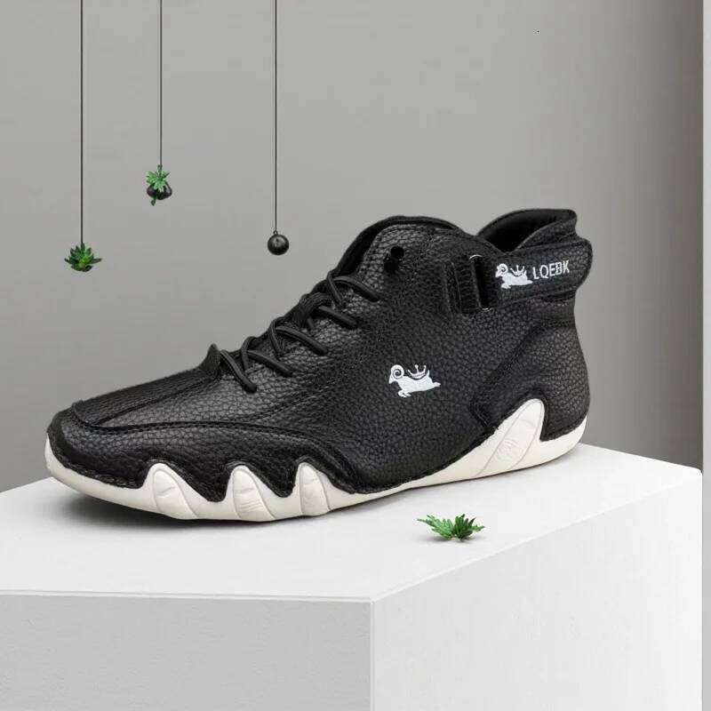 Retro High Top Skateboard Soft Non Slip Rubber Soles Breathable Lining Suitable for Daily Wear Artistic Men Casual Shoes