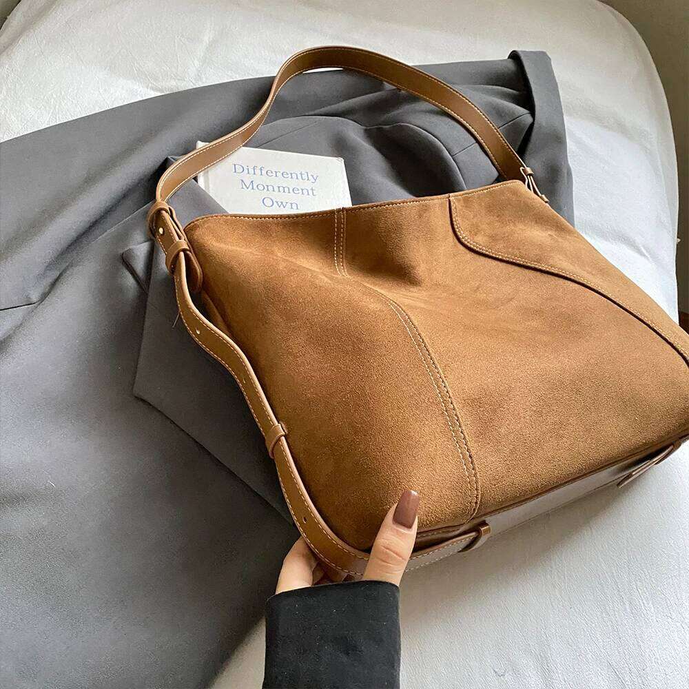 Retro Tote for Women, New Large-Capacity Crossbody Bag, Simple and Versatile Single-Shoulder Underarm Bag Z260224