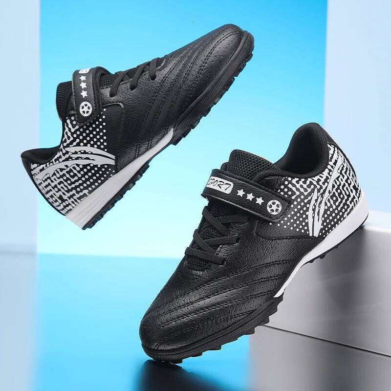 Children's cleat soccer shoes suitable for boys and girls, leather upper, waterproof, rubber non-slip sole, lightweight, Velcro 26W0224