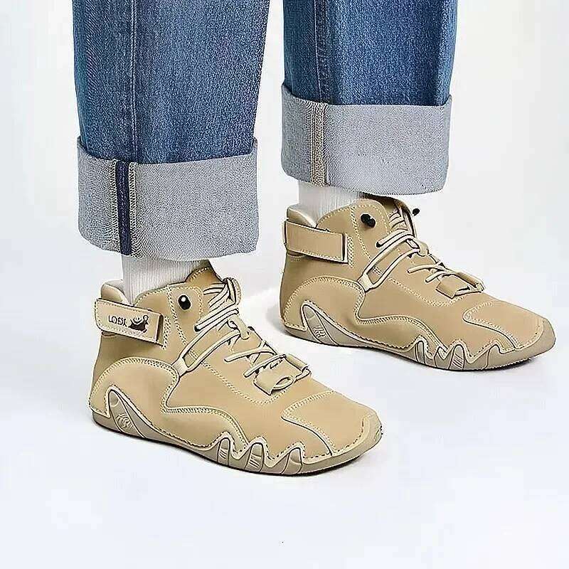 Men's Leisure Hiking Shoes with Scratch Resistant Wear-resistant Waterproof Soles Outdoor Golf Riding Business Motorcycle Boots