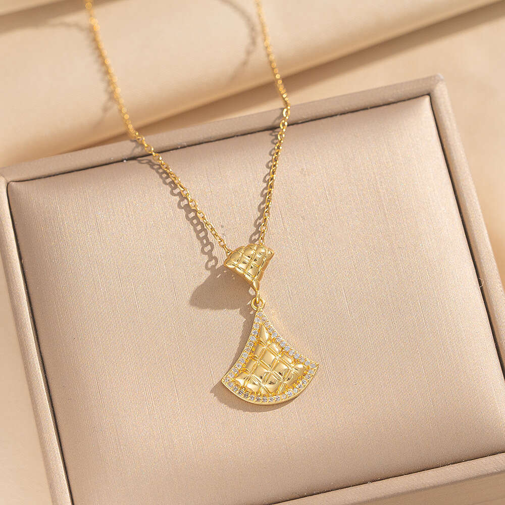 CDiamond-Patterned Elegant Fan-Shaped Necklace Mini Dress With Stylish Necklace For Women