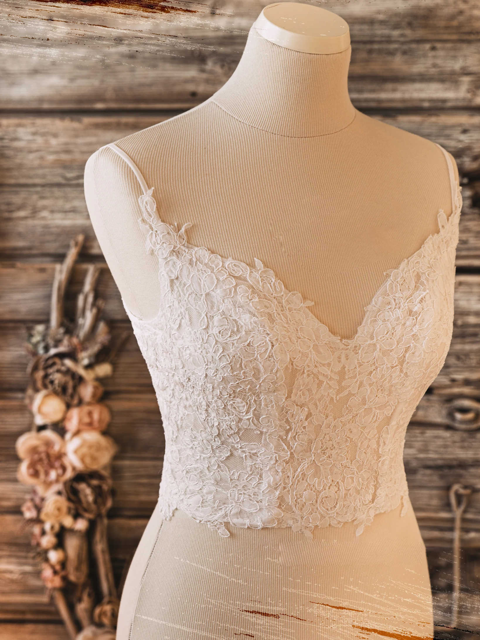 Fashion Wedding Jacket Bridal Bolero Lace Appliques Buttons Back Bridal Wedding Accessories Wrap Shawl Customized