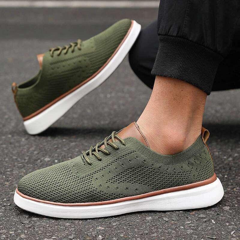 New Men's Knit Sneakers Lightweight Breathable Mesh Casual Non-Slip Soft Sole Fashion Daily Wear Comfortable Walking Shoes