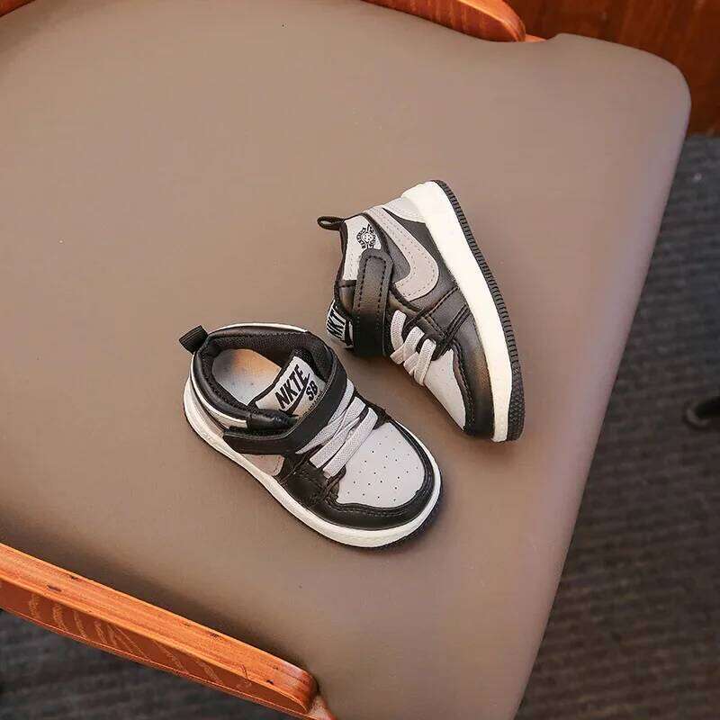 BoysGirls Flat ComfortableSneakersChildren's New Fashion Sneakers Velcro Casual Children's High-top Non-slip Running Shoes 26W0224