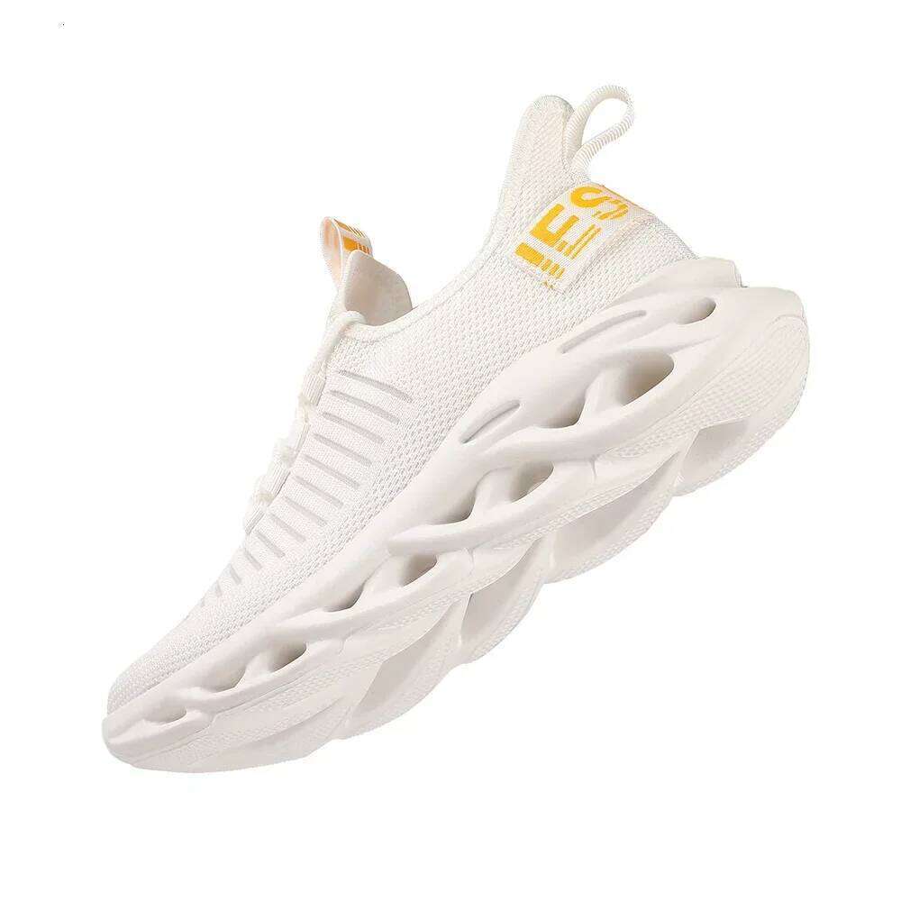 Latest Men's Low Cut Breathable Mesh Fashionable Running Shoes Shock Absorbing Comfortable Trendy Casual Sneakers