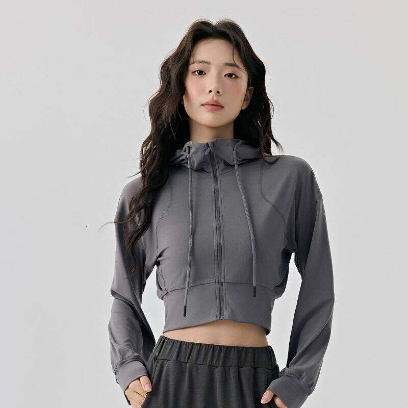 Women's Cropped Hoodie Yoga, Fleece Lined Workout Zip Up for Pilates & Gym, Short Winter Training Coat 26Y0224