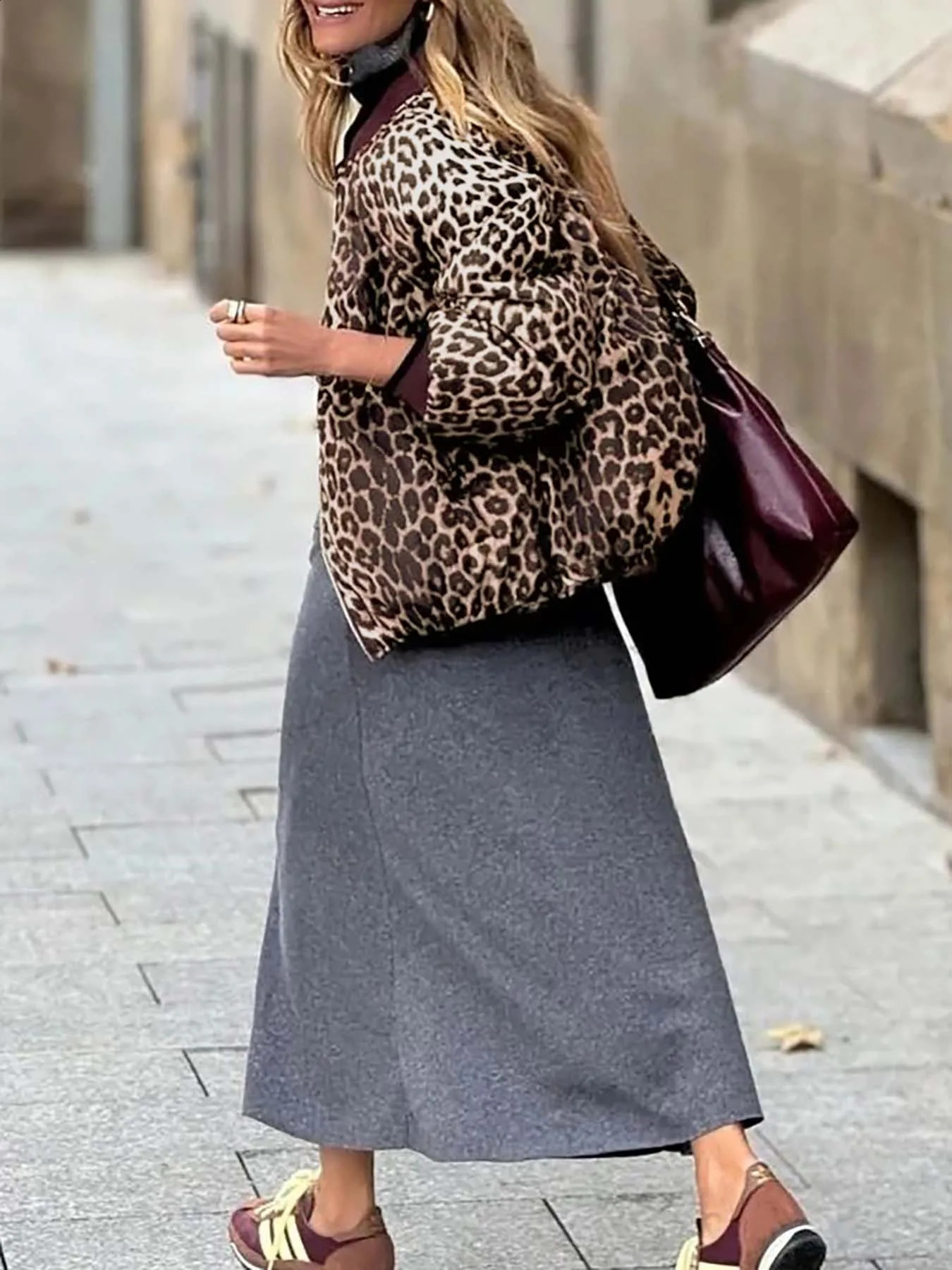 Beautiful reversible womens jacket baseball collar with side pockets and zippered placket leopard print 766 260126