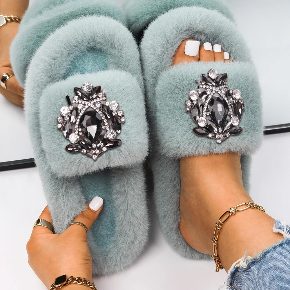 Lady Faux Fur Slides Slippers Drop Shape Alloy Rhinestone Crystal Winter Fur Sandals Flip Flops Crystal Flats Shoes for Women 260124
