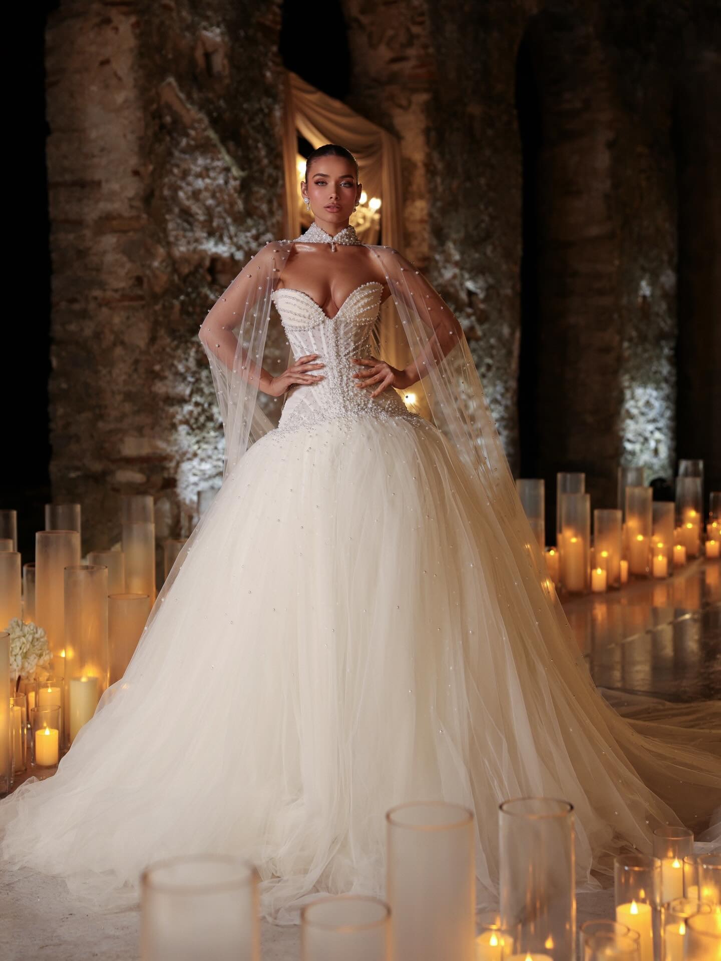 Elegant A Line Women Wedding Dress Sweetheart Neck Sleeveless Wrap Bridal Gowns Pearls Beaded Sweep Train Dress Customized vestidos de novia