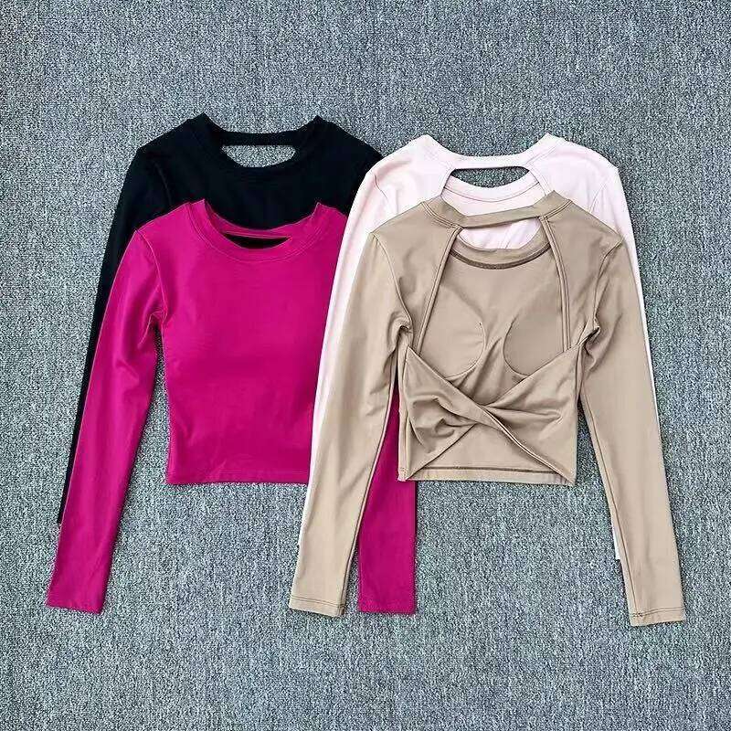 Sexy Yoga Women, Breathable, with Fixed Cups, Sports Top for Pilates, Workout, and Fitness, Long-Sleeve 26Y0223