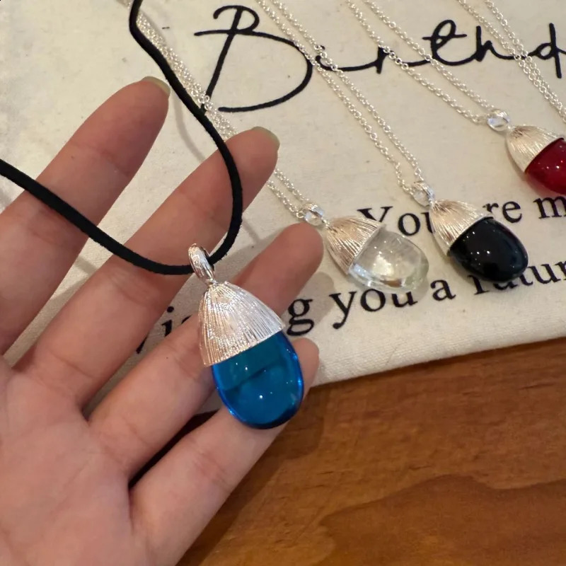 Bloggers Same Clear Crystal Glass Pinecone Personalized Ins Minimalist Niche Necklace Jewelry Accessories 260208