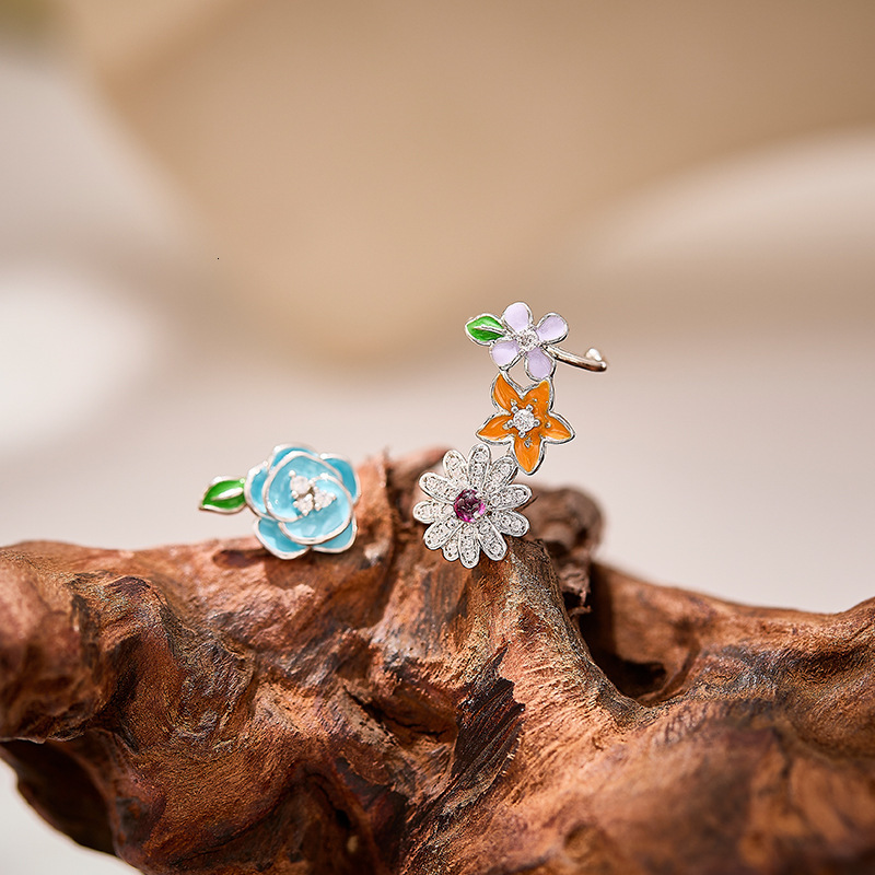 Earrings New Model Monet Garden Ear Clips, Earrings Gold-Plated Small Daisy Floral Asymmetric Design Earrings, Fashionable Women's Earrings