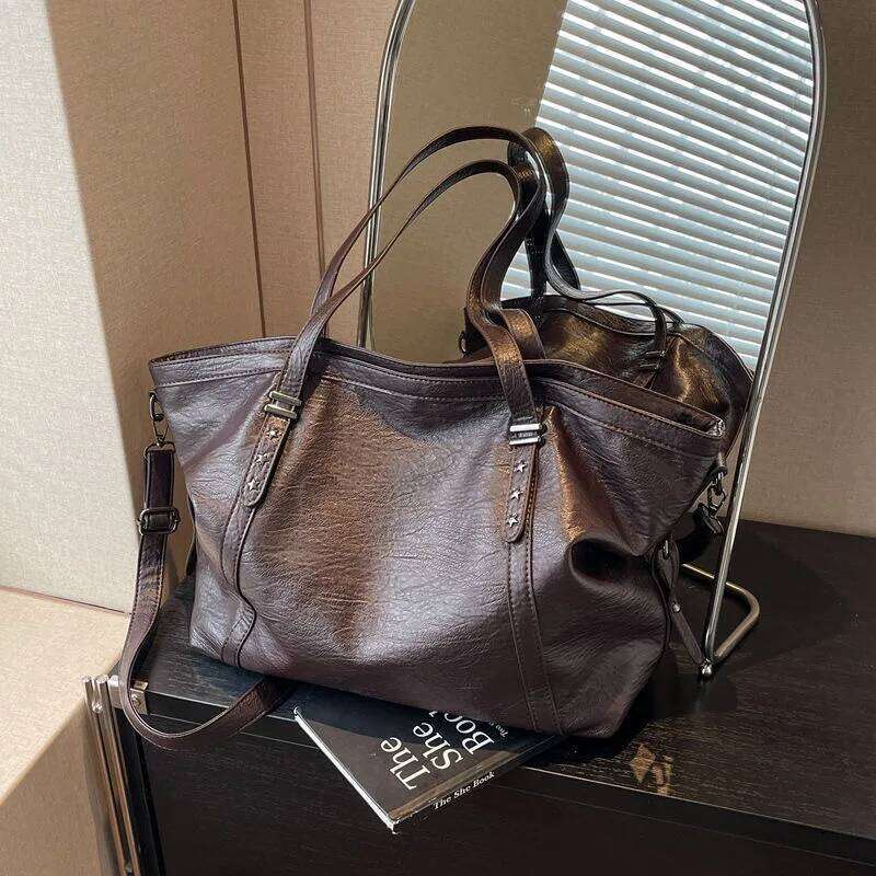 Large Capacity Advanced Waxed Leather Sling Tote Versatile Crossbody Commuting Handbag Underarm Bag Oil Wax Lea Z260224