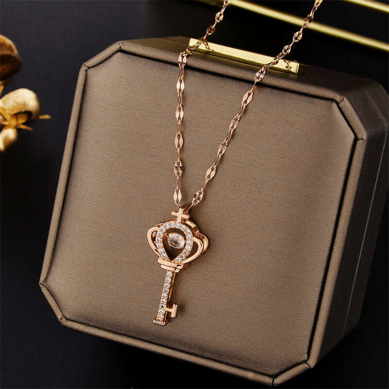 Key-Shaped Necklace A Beating Heart Design Necklace with Micro-Zirconia INS style For Women