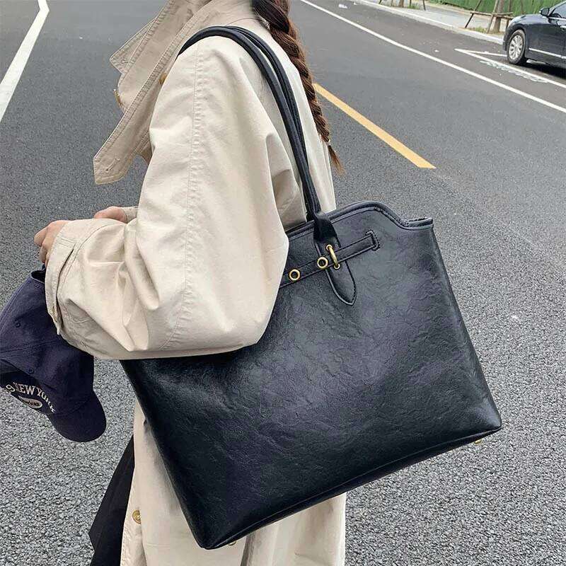LEFTSIDE Big PU Leather Short Handle Shoulder for Women 2025 Winter Luxury Tote Bag Lady Retro Handbags and Purses Z260224