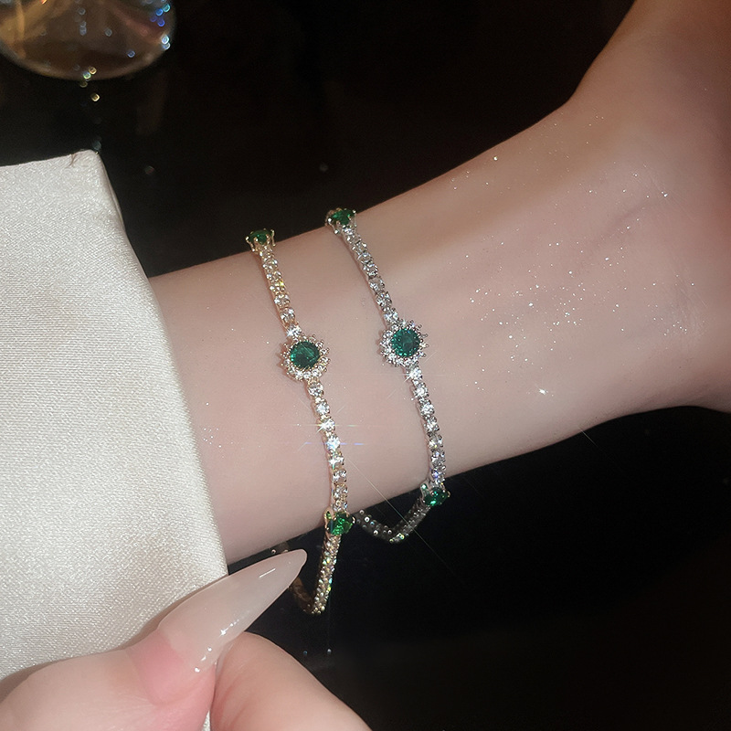 Palace-style ultra-shiny sea blue full-diamond bracelet, 2026 new exquisite fashion wristband, French light luxury high-end jewelry