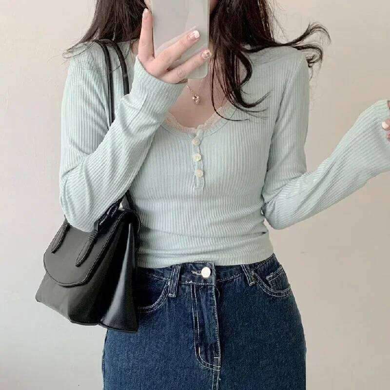 Women's T Shirts Long Sleeve Slim Lace Button Kawaii Tshirts Female Y2k Tops Casual Tees Pulovers 2024 Spring New Woman Clothin 26L0224
