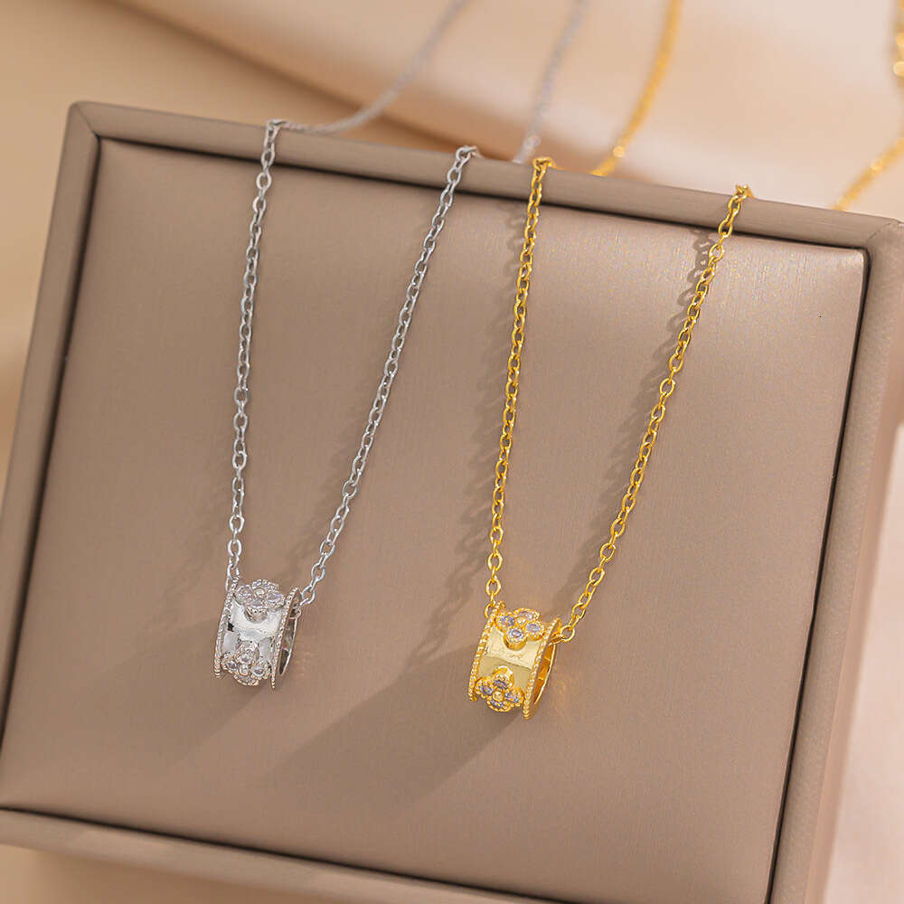 Light Luxury Four-Leaf Clover Small Waist Necklace Versatile Micro-Inlaid Kaleidoscope Pendant Internet Celebrity Style Accessory For Women